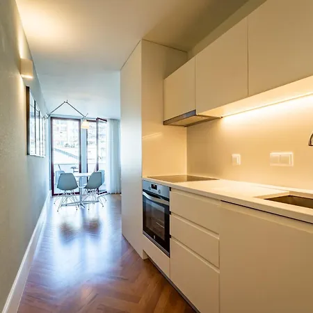 Chic And Glamorous Downtown With Terrace-f דירה