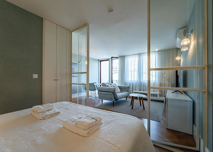 Апартаменты Chic And Glamorous Downtown With Terrace-f *